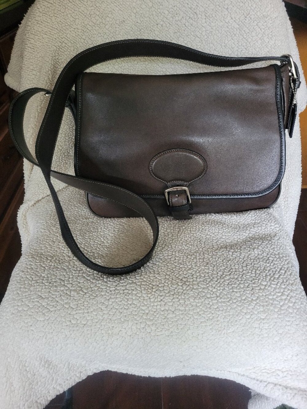 Coach Hamptons messenger/crossbody bag dark brown